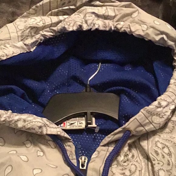 🆕 NBA TAG ZIPWAY NYK GRAY BANDANA PRINT JACKET 🆕🆕SIZE XL NEW YORK - Picture 3 of 15